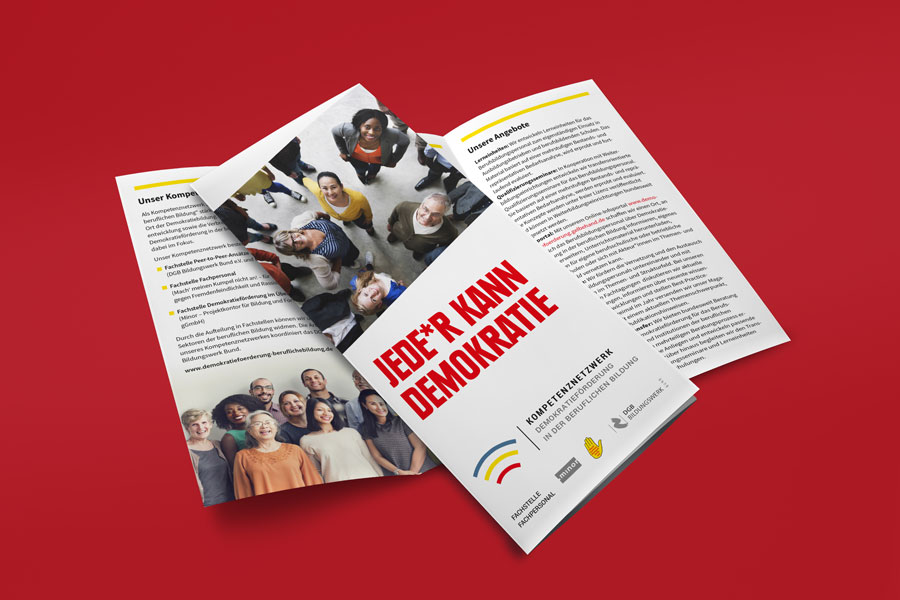 Folder Demokratieförderung Gelbe Hand